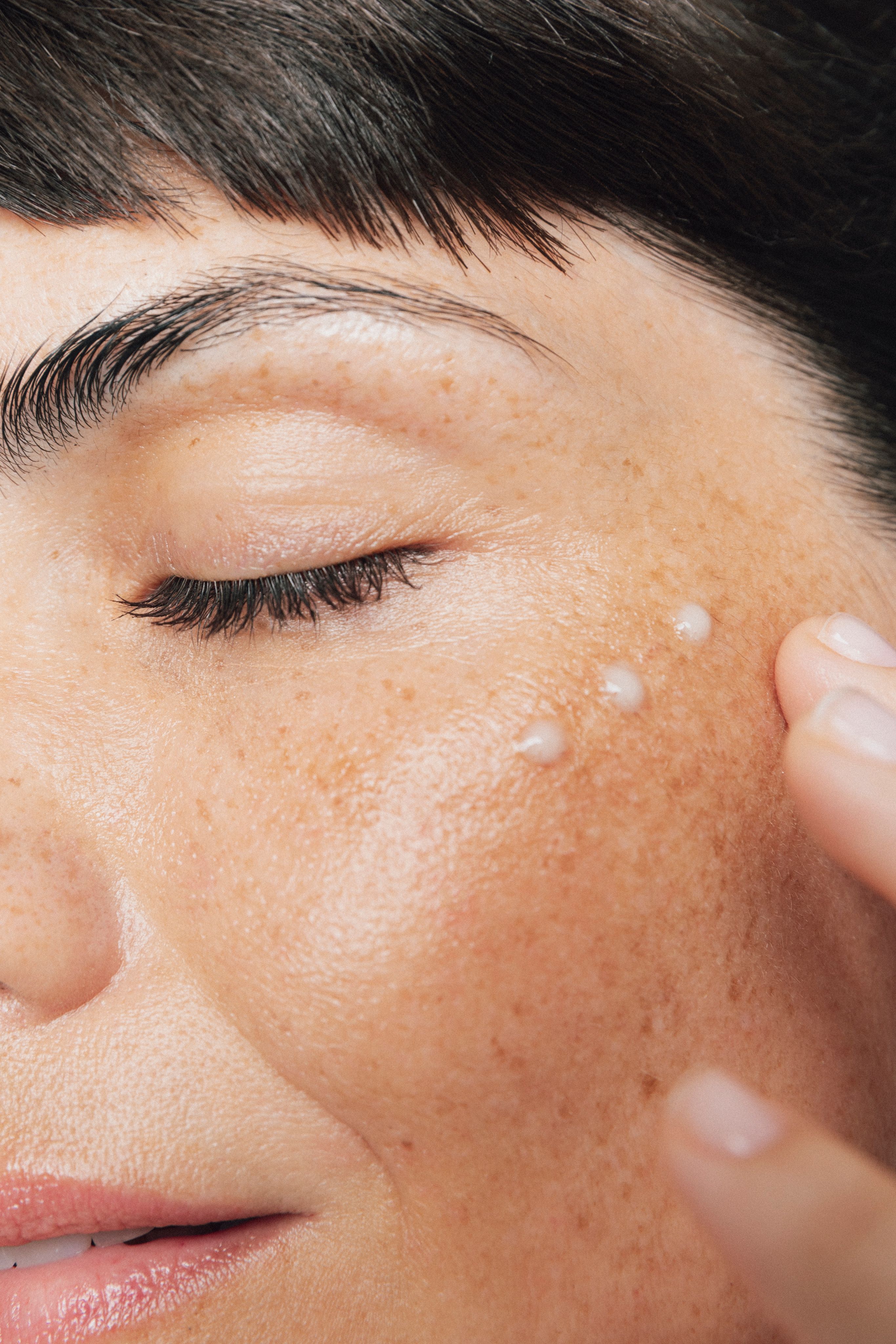 Restores Skin After Daily Stress